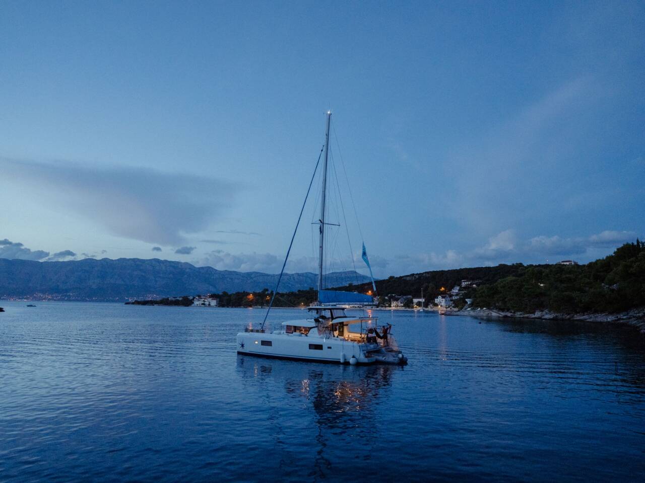 10 Tips for Planning a Yacht Charter Getaway