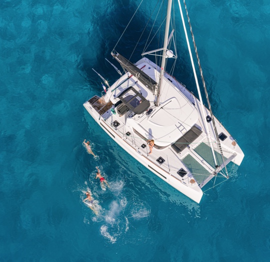 catamaran sailing