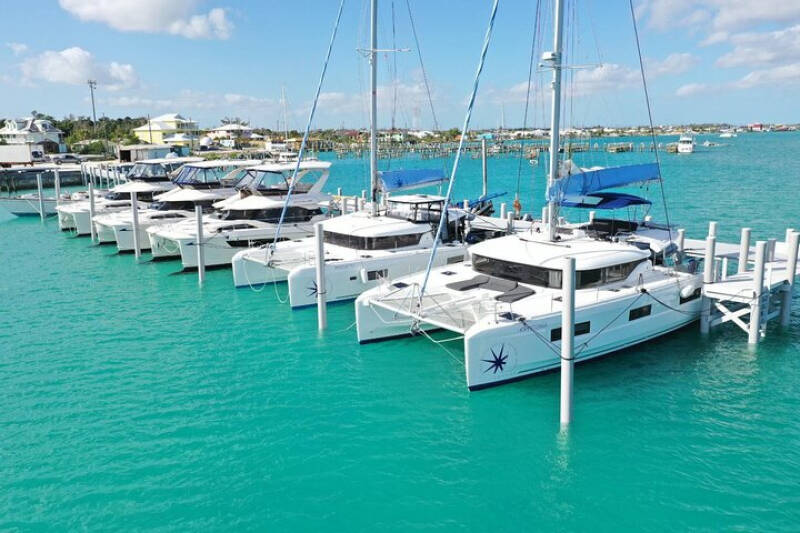 sailboat charter bahamas