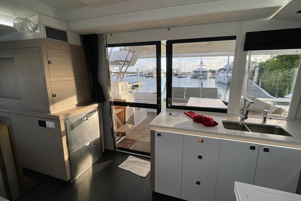 Fountaine Pajot Astrea 42, Nauti Mollie (ex. Out Of Office)