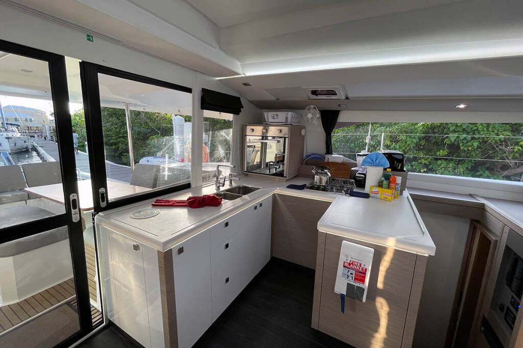 Fountaine Pajot Astrea 42, Nauti Mollie (ex. Out Of Office)