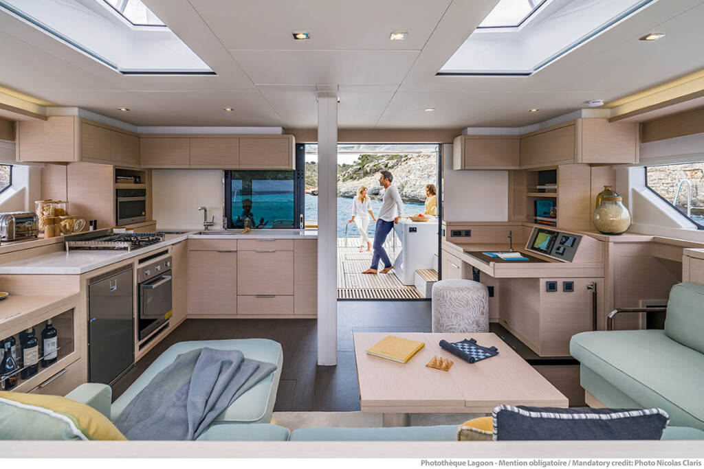 Lagoon 55, Valinor (Crewed)