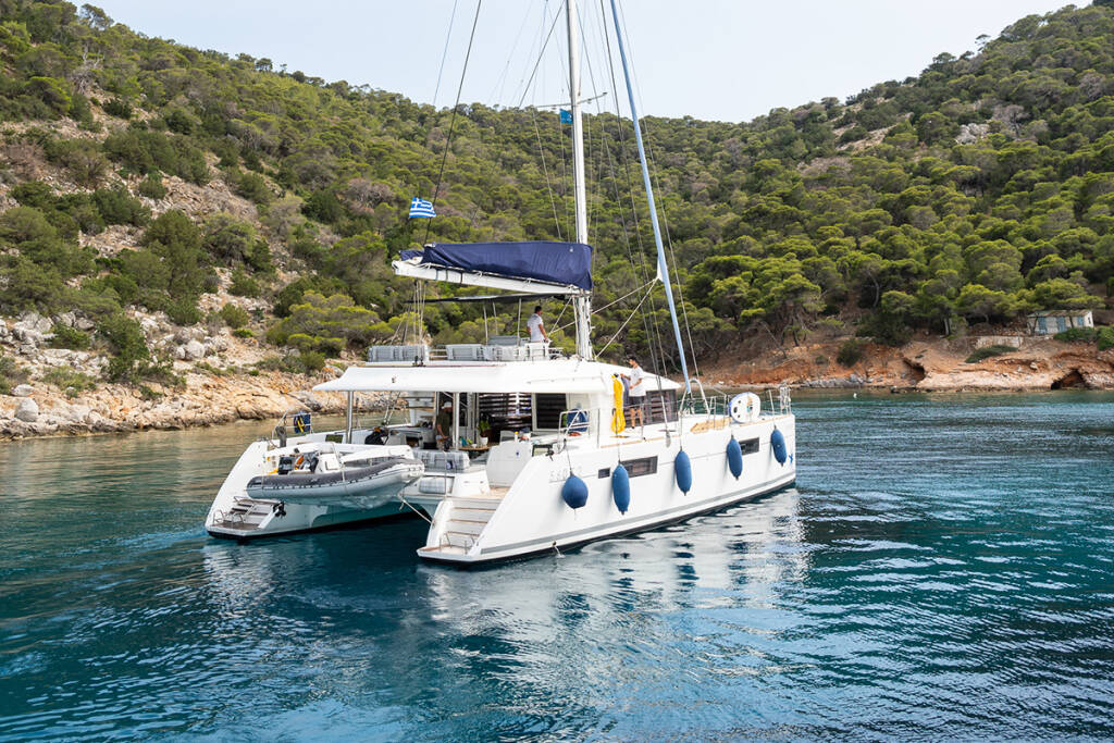 Lagoon 560 S2, Starlight (Crewed) 