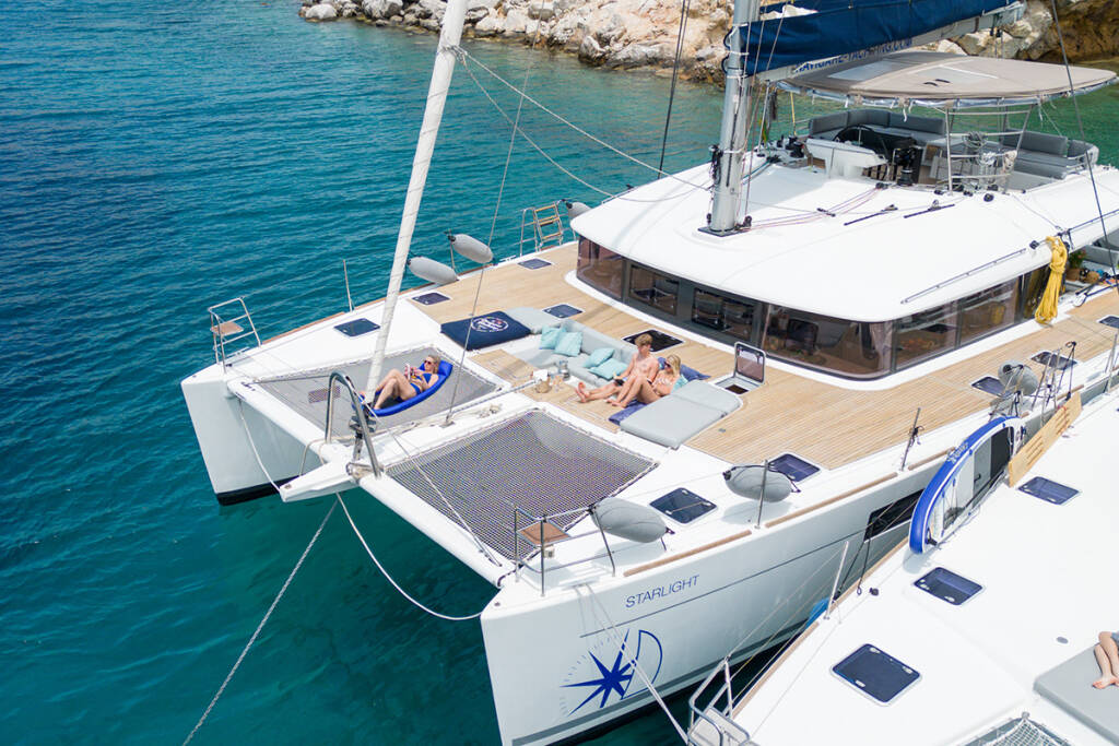 Lagoon 560 S2, Starlight (Crewed) 